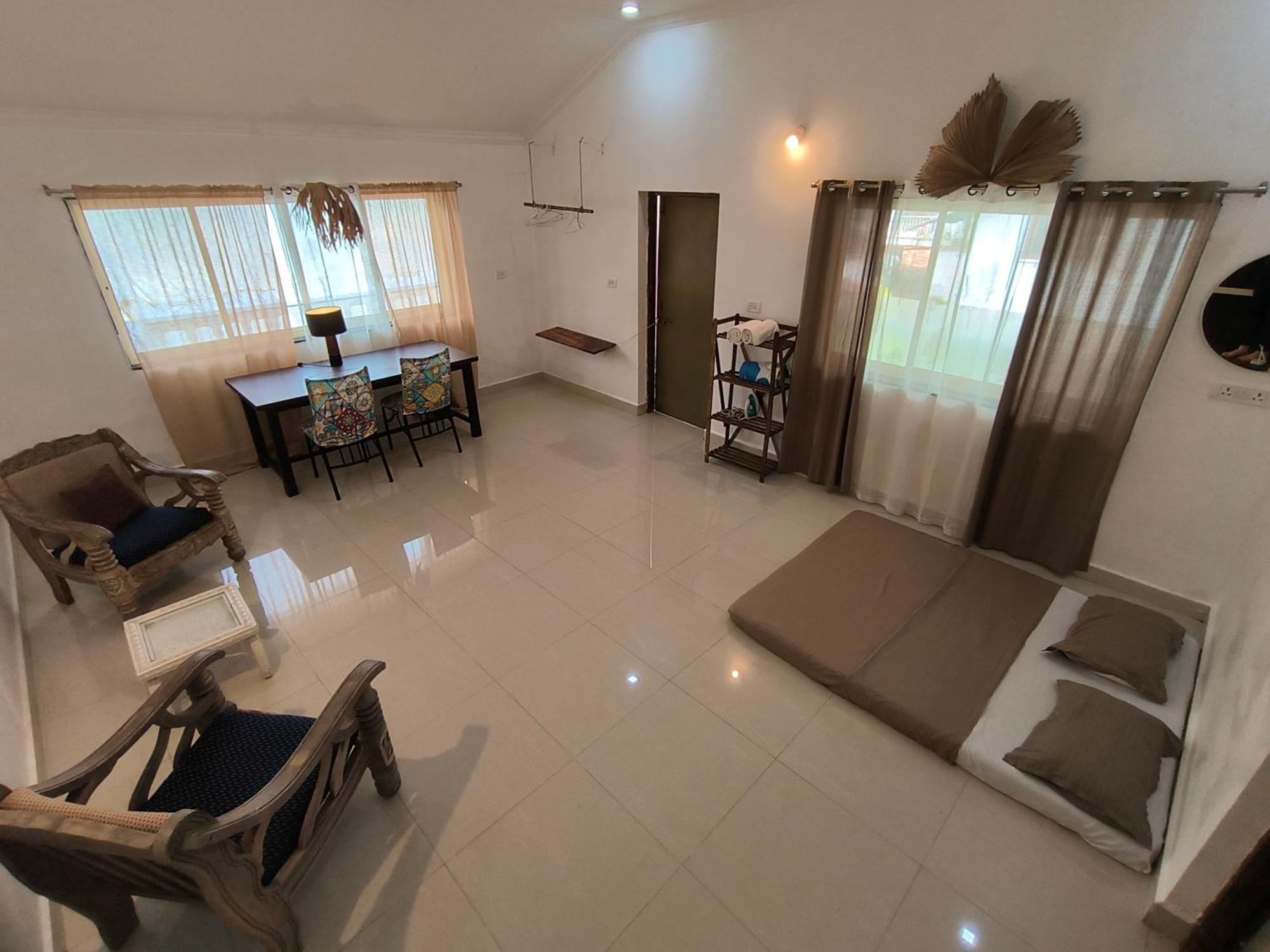 J-House, Spacious Apartments With Balconies, Thalassa 1Min Away Siolim Dış mekan fotoğraf